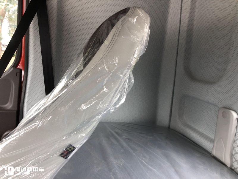 乘龙H5牵引车实拍,国六黄金动力适合多工况,配置扎实性价比还高 - 第9张 - 提加商用车网 乘龙H5牵引车实拍,国六黄金动力适合多工况,配置扎实性价比还高 - 第9张