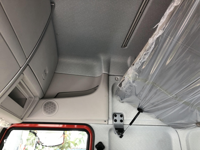 乘龙H5牵引车实拍,国六黄金动力适合多工况,配置扎实性价比还高 - 第10张 - 提加商用车网 乘龙H5牵引车实拍,国六黄金动力适合多工况,配置扎实性价比还高 - 第10张