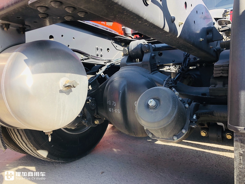 乘龙H5牵引车实拍,国六黄金动力适合多工况,配置扎实性价比还高 - 第12张 - 提加商用车网 乘龙H5牵引车实拍,国六黄金动力适合多工况,配置扎实性价比还高 - 第12张