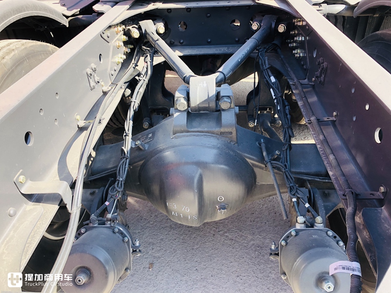 乘龙H5牵引车实拍,国六黄金动力适合多工况,配置扎实性价比还高 - 第19张 - 提加商用车网 乘龙H5牵引车实拍,国六黄金动力适合多工况,配置扎实性价比还高 - 第19张