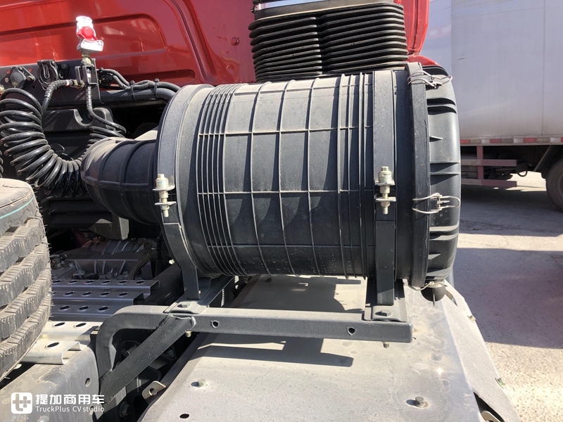 乘龙H5牵引车实拍,国六黄金动力适合多工况,配置扎实性价比还高 - 第16张 - 提加商用车网 乘龙H5牵引车实拍,国六黄金动力适合多工况,配置扎实性价比还高 - 第16张