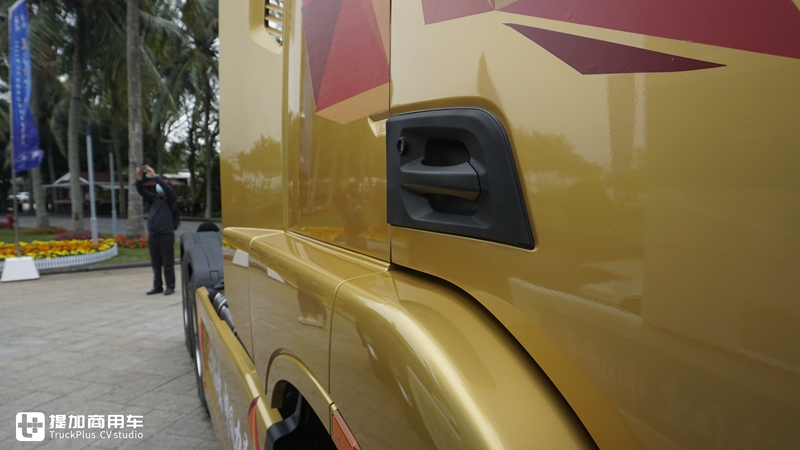 红岩杰虎迎来第六代车型,外观变得更好看了,底盘配置也大升级 - 第3张 - 提加商用车网 红岩杰虎迎来第六代车型,外观变得更好看了,底盘配置也大升级 - 第3张