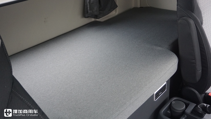 红岩杰虎迎来第六代车型,外观变得更好看了,底盘配置也大升级 - 第16张 - 提加商用车网 红岩杰虎迎来第六代车型,外观变得更好看了,底盘配置也大升级 - 第16张