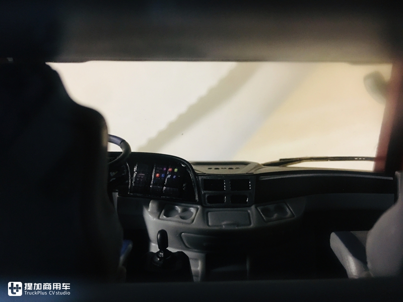 开箱欧曼EST旗舰重卡模型,底盘精致内饰怎么样?实拍带您看看 - 第29张 - 提加商用车网 开箱欧曼EST旗舰重卡模型,底盘精致内饰怎么样?实拍带您看看 - 第29张