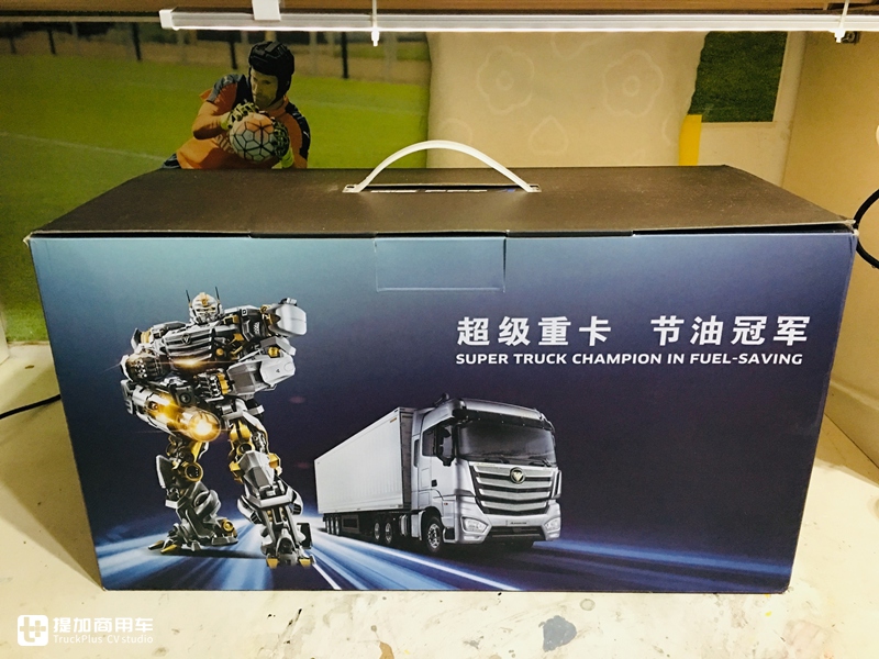 开箱欧曼EST旗舰重卡模型,底盘精致内饰怎么样?实拍带您看看 - 第45张 - 提加商用车网 开箱欧曼EST旗舰重卡模型,底盘精致内饰怎么样?实拍带您看看 - 第45张