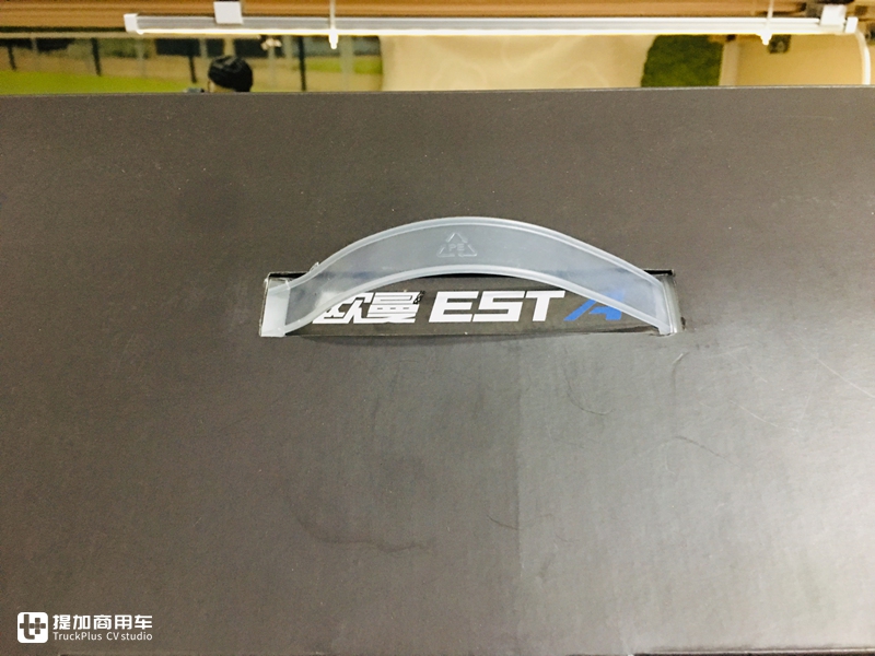 开箱欧曼EST旗舰重卡模型,底盘精致内饰怎么样?实拍带您看看 - 第49张 - 提加商用车网 开箱欧曼EST旗舰重卡模型,底盘精致内饰怎么样?实拍带您看看 - 第49张