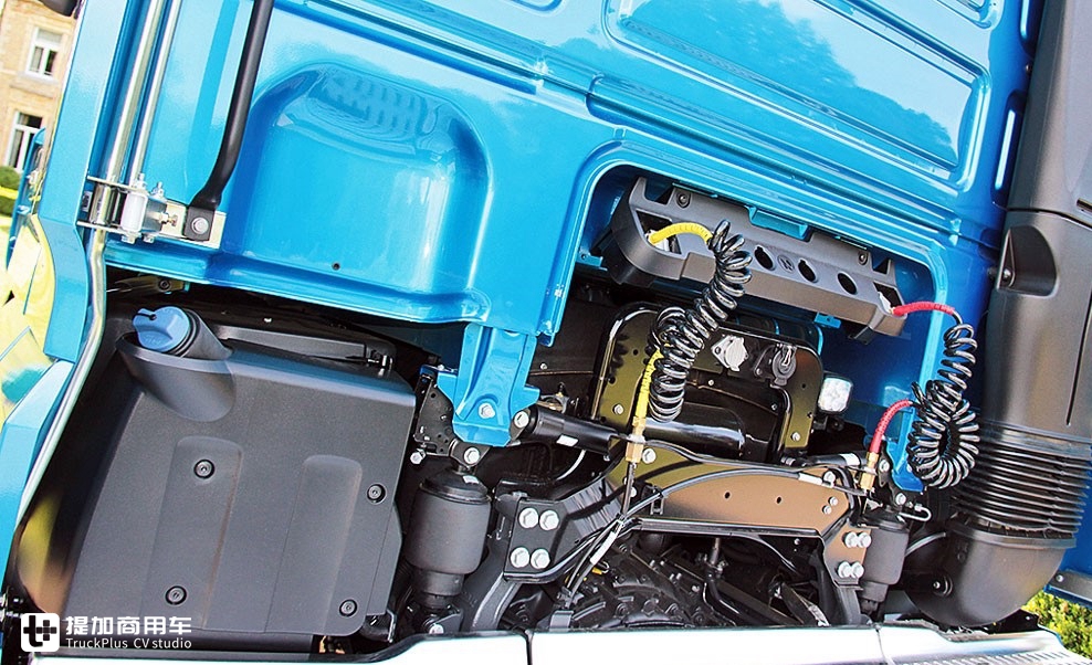 卡车怎么多拉货?扁平轮胎低鞍座,达夫XF干线运输车亮点十足 - 第13张 - 提加商用车网 卡车怎么多拉货?扁平轮胎低鞍座,达夫XF干线运输车亮点十足 - 第13张