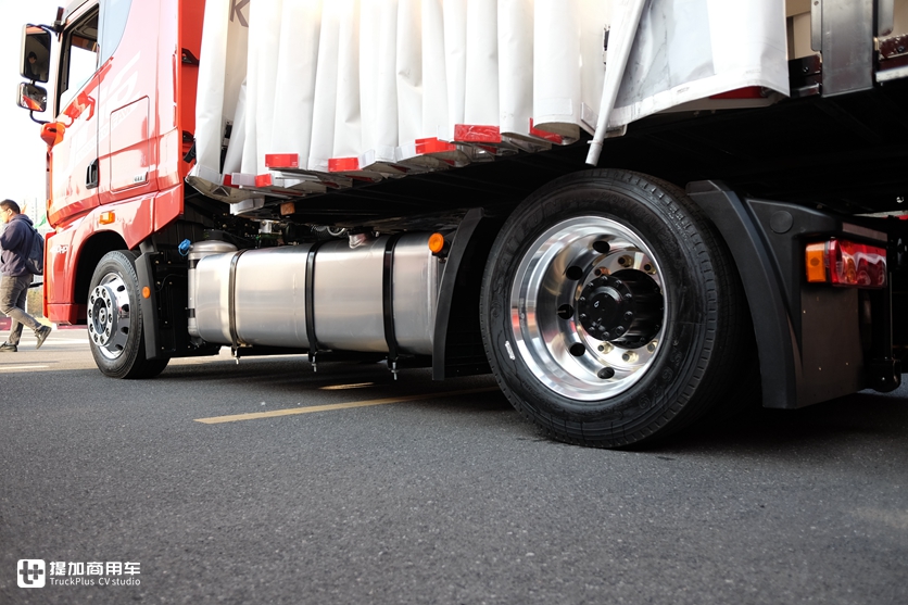 卡车怎么多拉货?扁平轮胎低鞍座,达夫XF干线运输车亮点十足 - 第19张 - 提加商用车网 卡车怎么多拉货?扁平轮胎低鞍座,达夫XF干线运输车亮点十足 - 第19张
