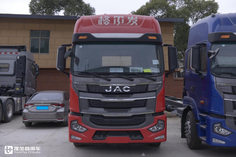 双卧平地板媲美牵引车,大单桥70方货箱,格尔发A5X载货车实拍 - 第2张 - 提加商用车网 双卧平地板媲美牵引车,大单桥70方货箱,格尔发A5X载货车实拍 - 第2张