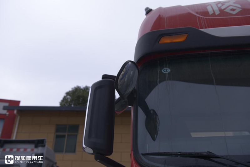 双卧平地板媲美牵引车,大单桥70方货箱,格尔发A5X载货车实拍 - 第4张 - 提加商用车网 双卧平地板媲美牵引车,大单桥70方货箱,格尔发A5X载货车实拍 - 第4张