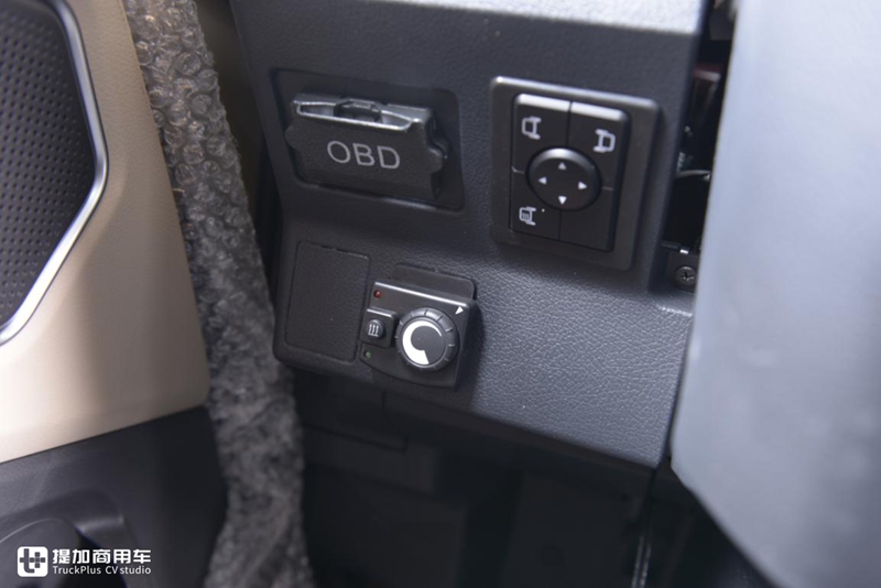 双卧平地板媲美牵引车,大单桥70方货箱,格尔发A5X载货车实拍 - 第12张 - 提加商用车网 双卧平地板媲美牵引车,大单桥70方货箱,格尔发A5X载货车实拍 - 第12张