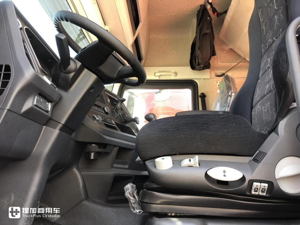 解放J7就是高端,只跑了8万公里的二手车都卖36万,您觉得值吗? - 第4张 - 提加商用车网 解放J7就是高端,只跑了8万公里的二手车都卖36万,您觉得值吗? - 第4张