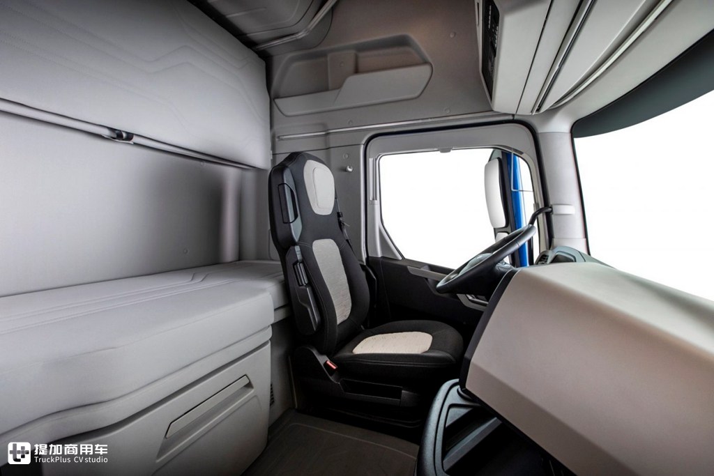 全球限量250台,福特旗舰卡车F-MAX推出Blackline限量版车型 - 第14张 - 提加商用车网 全球限量250台,福特旗舰卡车F-MAX推出Blackline限量版车型 - 第14张