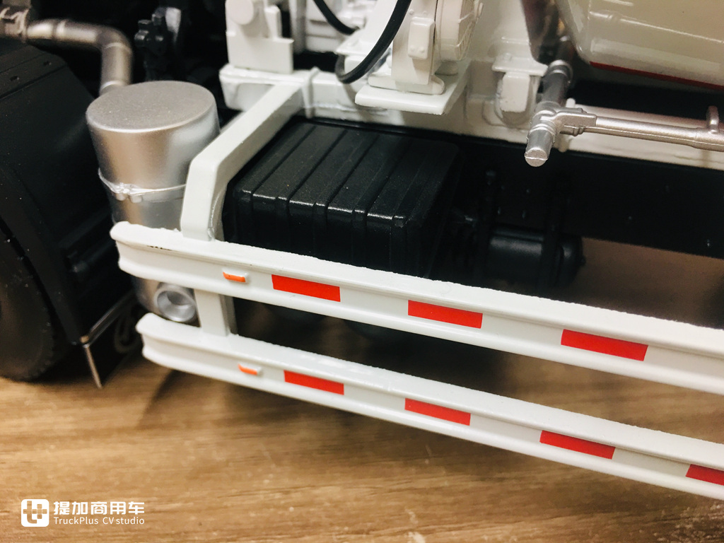 做工精致质量上乘,中集瑞江上装的红岩杰狮搅拌车模型实拍 - 第32张 - 提加商用车网 做工精致质量上乘,中集瑞江上装的红岩杰狮搅拌车模型实拍 - 第32张