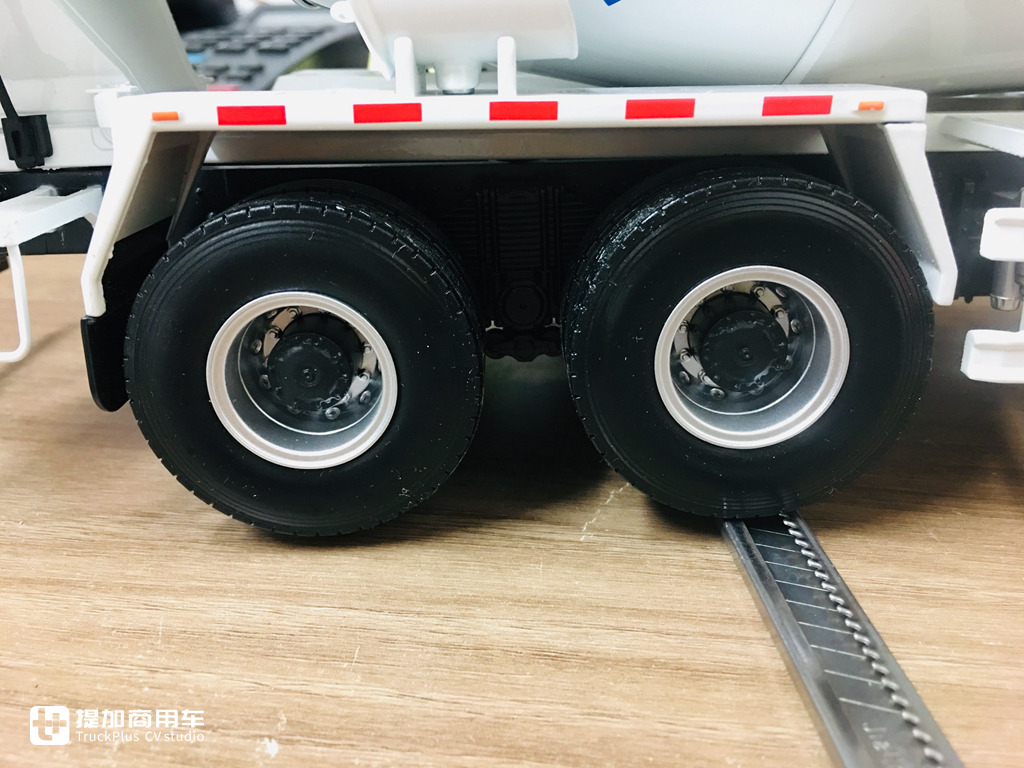 做工精致质量上乘,中集瑞江上装的红岩杰狮搅拌车模型实拍 - 第37张 - 提加商用车网 做工精致质量上乘,中集瑞江上装的红岩杰狮搅拌车模型实拍 - 第37张