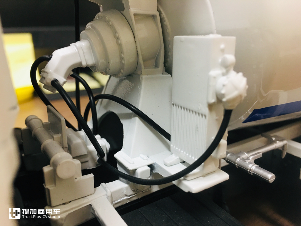 做工精致质量上乘,中集瑞江上装的红岩杰狮搅拌车模型实拍 - 第43张 - 提加商用车网 做工精致质量上乘,中集瑞江上装的红岩杰狮搅拌车模型实拍 - 第43张