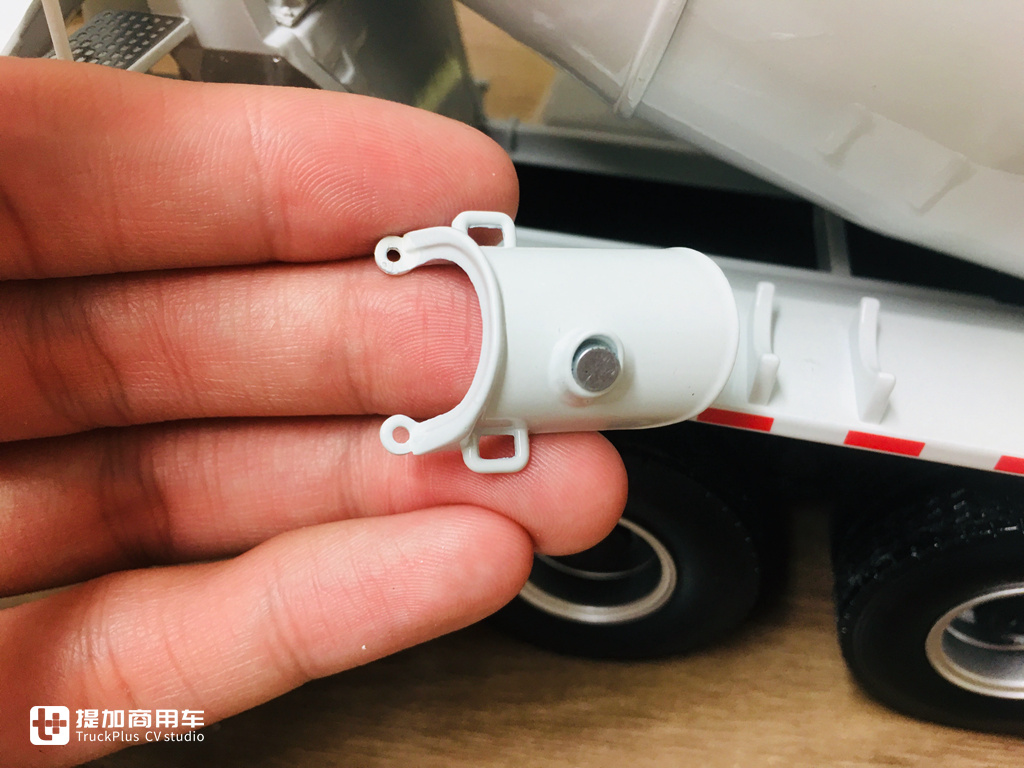 做工精致质量上乘,中集瑞江上装的红岩杰狮搅拌车模型实拍 - 第47张 - 提加商用车网 做工精致质量上乘,中集瑞江上装的红岩杰狮搅拌车模型实拍 - 第47张