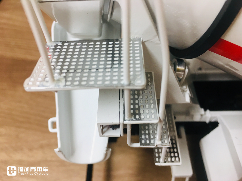 做工精致质量上乘,中集瑞江上装的红岩杰狮搅拌车模型实拍 - 第52张 - 提加商用车网 做工精致质量上乘,中集瑞江上装的红岩杰狮搅拌车模型实拍 - 第52张