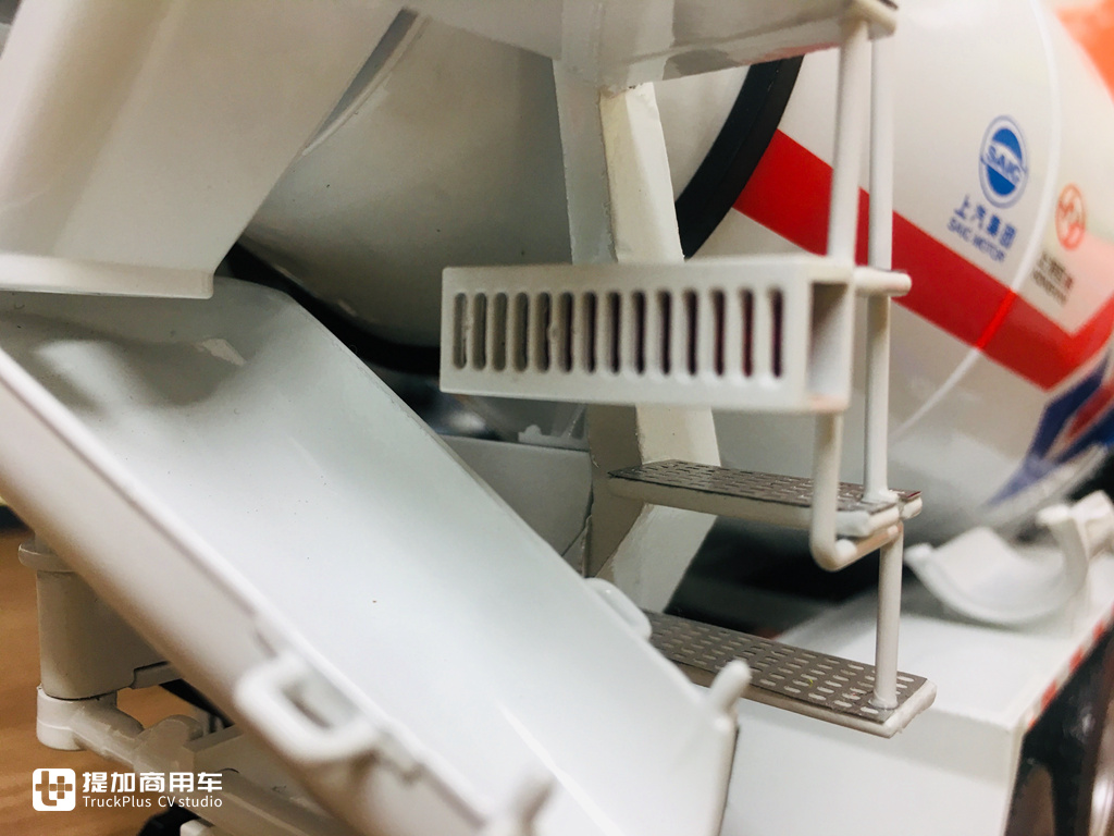 做工精致质量上乘,中集瑞江上装的红岩杰狮搅拌车模型实拍 - 第53张 - 提加商用车网 做工精致质量上乘,中集瑞江上装的红岩杰狮搅拌车模型实拍 - 第53张