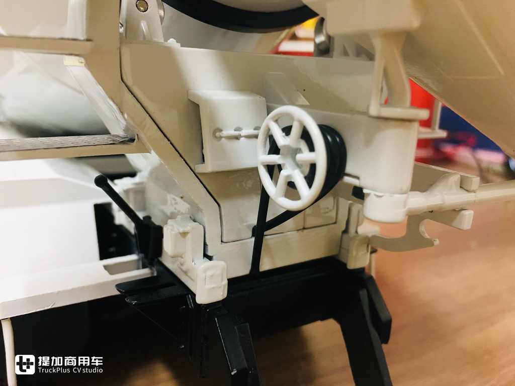 做工精致质量上乘,中集瑞江上装的红岩杰狮搅拌车模型实拍 - 第55张 - 提加商用车网 做工精致质量上乘,中集瑞江上装的红岩杰狮搅拌车模型实拍 - 第55张