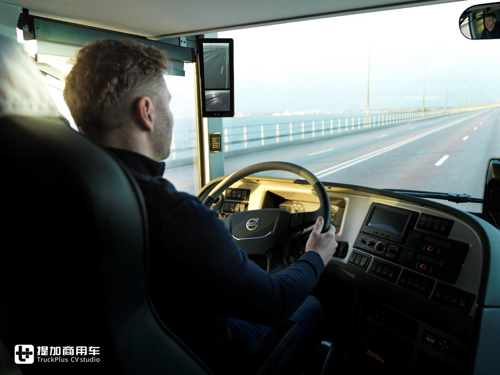 高度降低,内饰再升级,沃尔沃9700DD豪华公路客车迎来改款车型 - 第10张 - 提加商用车网 高度降低,内饰再升级,沃尔沃9700DD豪华公路客车迎来改款车型 - 第10张