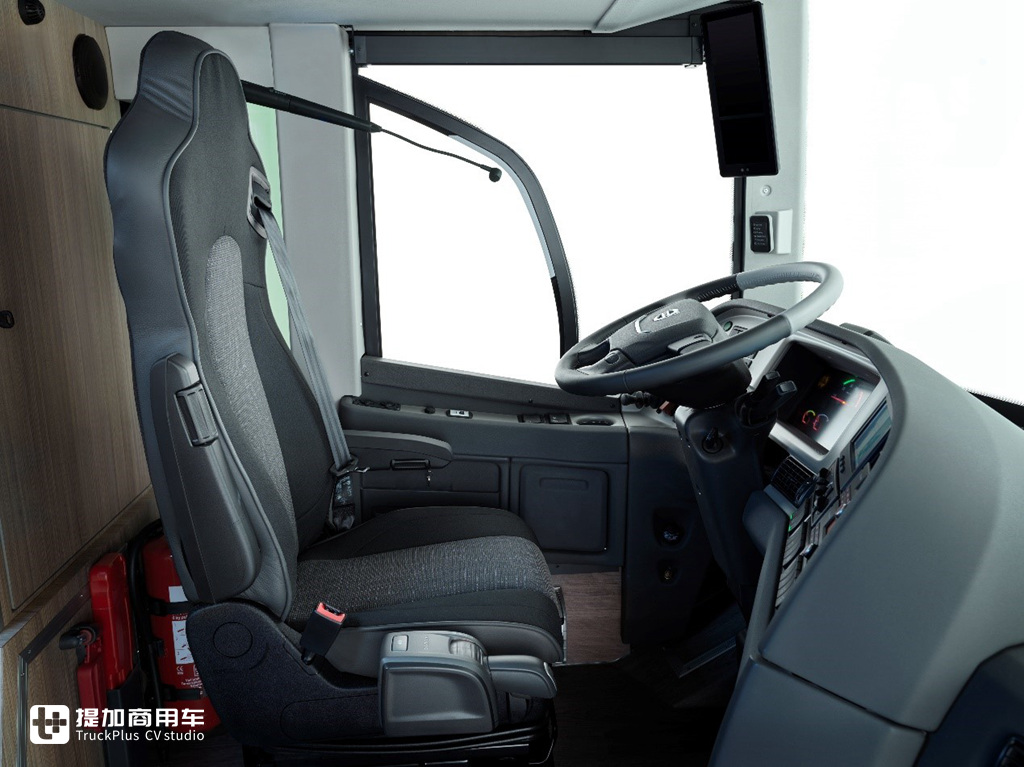 高度降低,内饰再升级,沃尔沃9700DD豪华公路客车迎来改款车型 - 第12张 - 提加商用车网 高度降低,内饰再升级,沃尔沃9700DD豪华公路客车迎来改款车型 - 第12张
