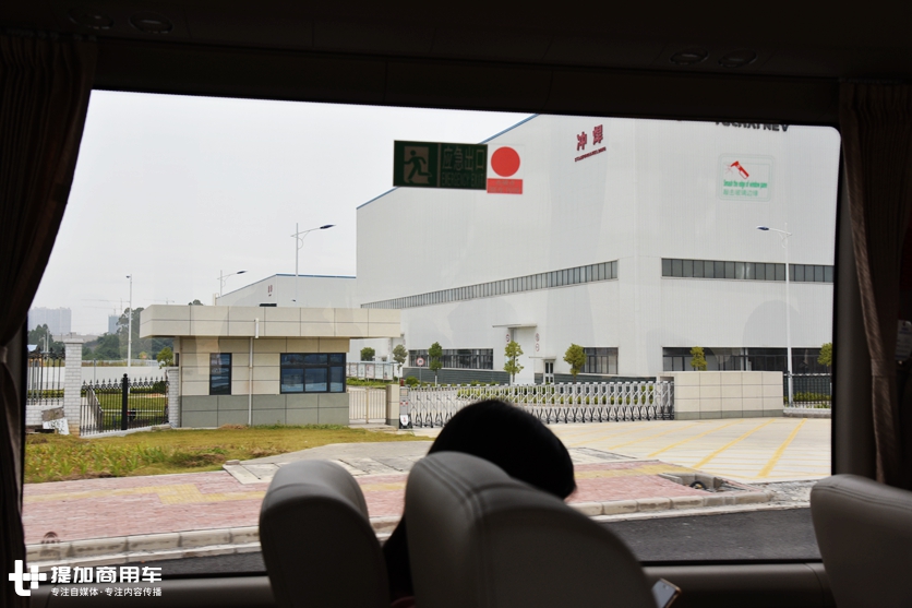 试乘宇通T7商务中巴,V8动力不凡,整车舒适性真对得起“豪华”二字 - 第20张 - 提加商用车网 试乘宇通T7商务中巴,V8动力不凡,整车舒适性真对得起“豪华”二字 - 第20张