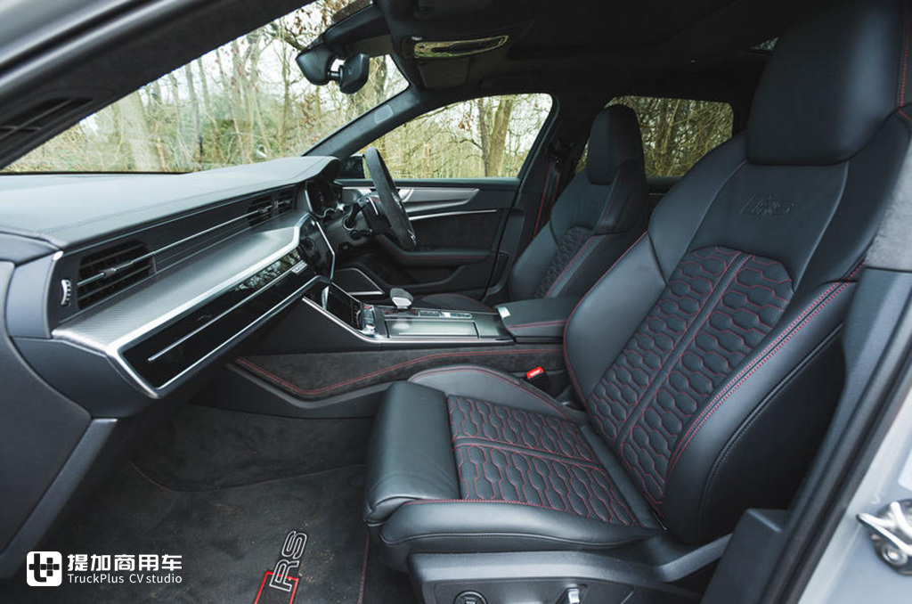 与奥迪RS性能版车型同框,德国MAN发布TGX限量版S系列车型 - 第7张 - 提加商用车网 与奥迪RS性能版车型同框,德国MAN发布TGX限量版S系列车型 - 第7张