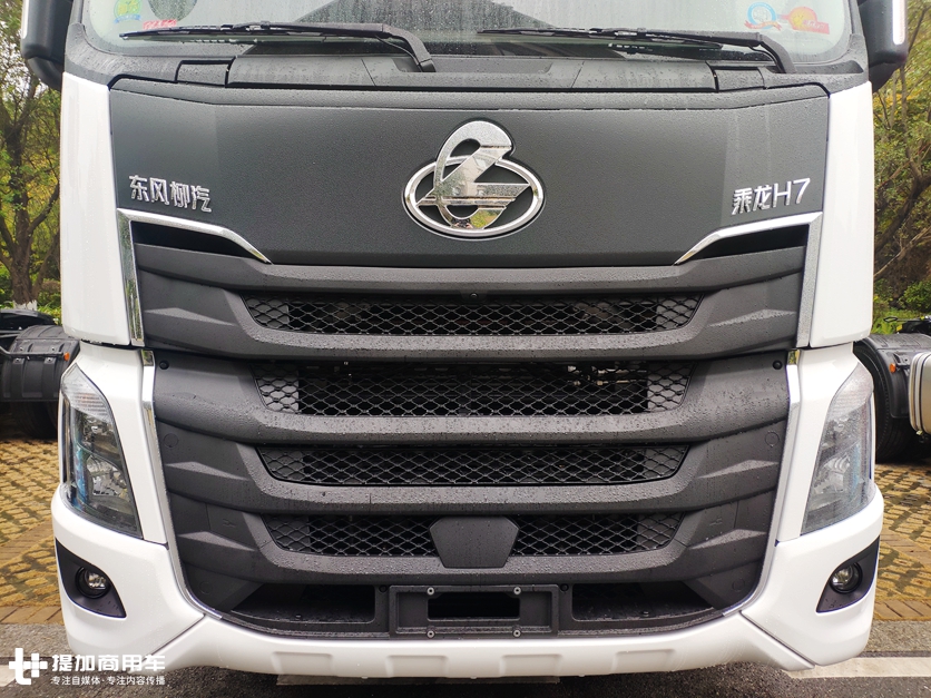 两轴牵引车520马力,自动挡空间舒适,这款乘龙H7快递车型配置真豪横 - 第3张 - 提加商用车网 两轴牵引车520马力,自动挡空间舒适,这款乘龙H7快递车型配置真豪横 - 第3张