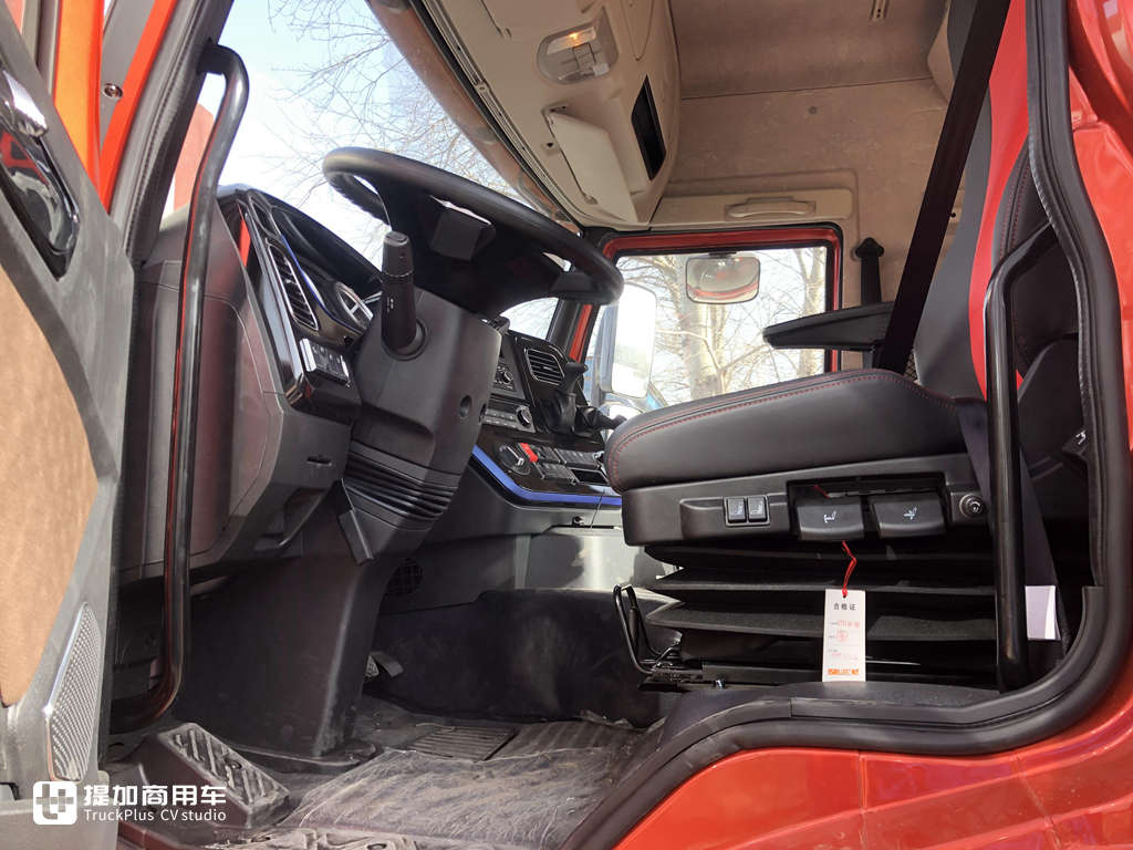 最便宜的自动挡牵引车,解放悍V这款AMT车型只售28万,都有啥配置? - 第6张 - 提加商用车网 最便宜的自动挡牵引车,解放悍V这款AMT车型只售28万,都有啥配置? - 第6张