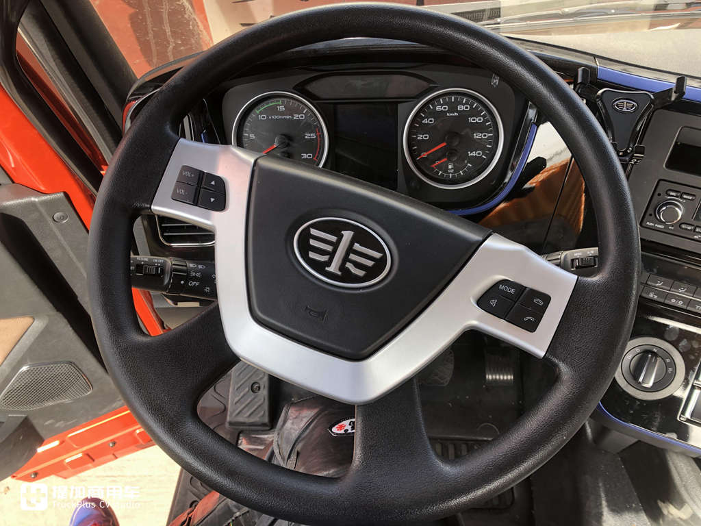 最便宜的自动挡牵引车,解放悍V这款AMT车型只售28万,都有啥配置? - 第7张 - 提加商用车网 最便宜的自动挡牵引车,解放悍V这款AMT车型只售28万,都有啥配置? - 第7张