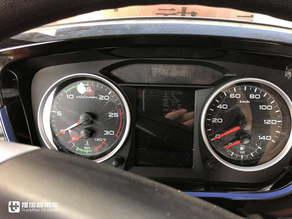 最便宜的自动挡牵引车,解放悍V这款AMT车型只售28万,都有啥配置? - 第8张 - 提加商用车网 最便宜的自动挡牵引车,解放悍V这款AMT车型只售28万,都有啥配置? - 第8张