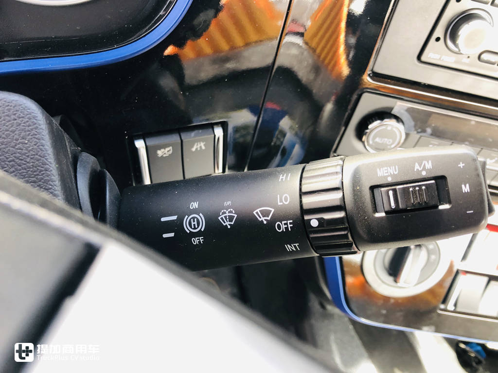 最便宜的自动挡牵引车,解放悍V这款AMT车型只售28万,都有啥配置? - 第9张 - 提加商用车网 最便宜的自动挡牵引车,解放悍V这款AMT车型只售28万,都有啥配置? - 第9张