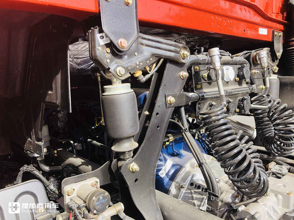 最便宜的自动挡牵引车,解放悍V这款AMT车型只售28万,都有啥配置? - 第22张 - 提加商用车网 最便宜的自动挡牵引车,解放悍V这款AMT车型只售28万,都有啥配置? - 第22张