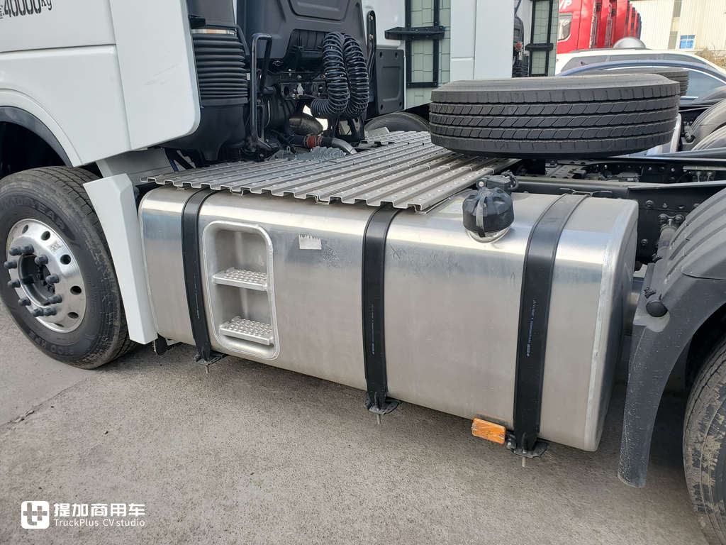 德龙X6000旗舰重卡已经全面铺货,再带您看一辆高配车型 - 第29张 - 提加商用车网 德龙X6000旗舰重卡已经全面铺货,再带您看一辆高配车型 - 第29张