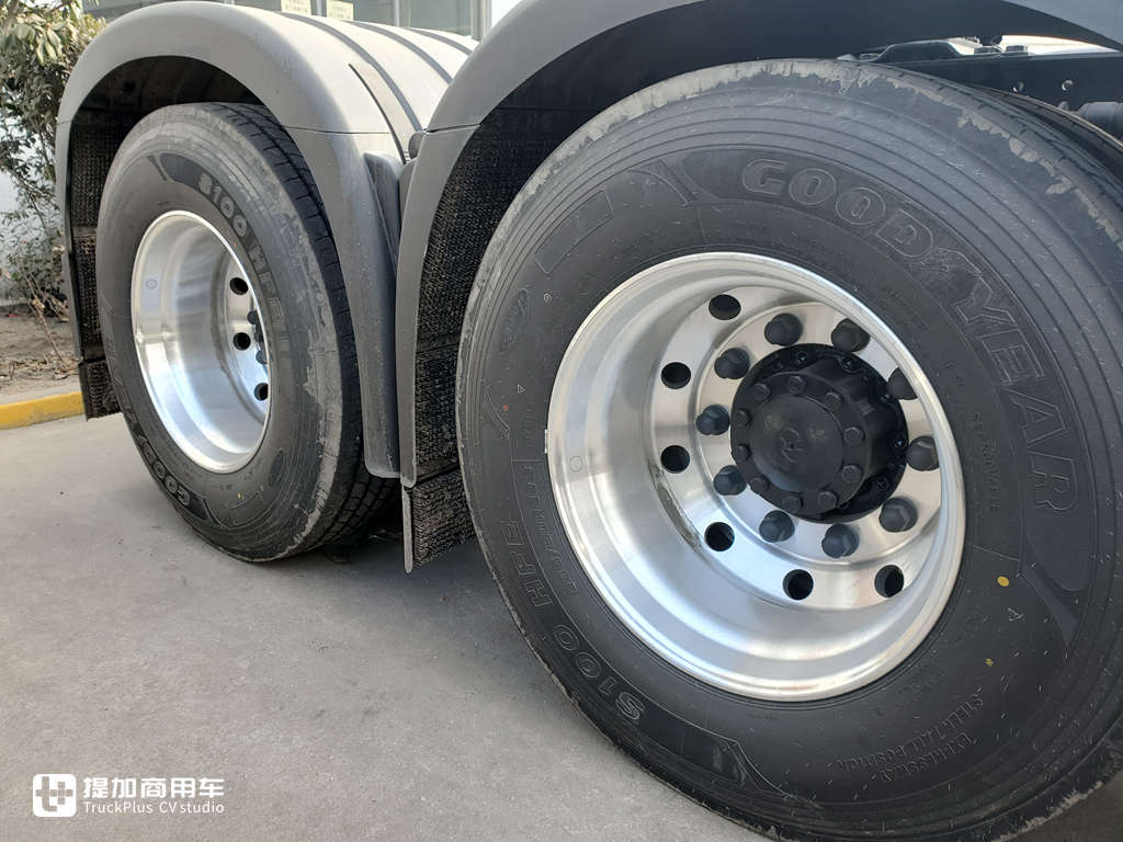 德龙X6000旗舰重卡已经全面铺货,再带您看一辆高配车型 - 第32张 - 提加商用车网 德龙X6000旗舰重卡已经全面铺货,再带您看一辆高配车型 - 第32张