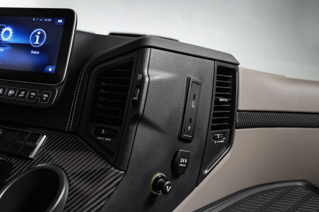 卡车中的“迈巴赫”,奔驰ACTROS Edition 2 - 第12张 - 提加商用车网 卡车中的“迈巴赫”,奔驰ACTROS Edition 2 - 第12张