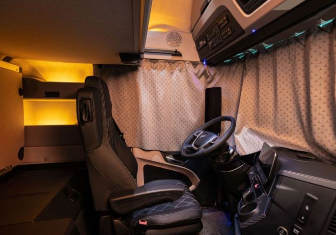 卡车中的“迈巴赫”,奔驰ACTROS Edition 2 - 第14张 - 提加商用车网 卡车中的“迈巴赫”,奔驰ACTROS Edition 2 - 第14张