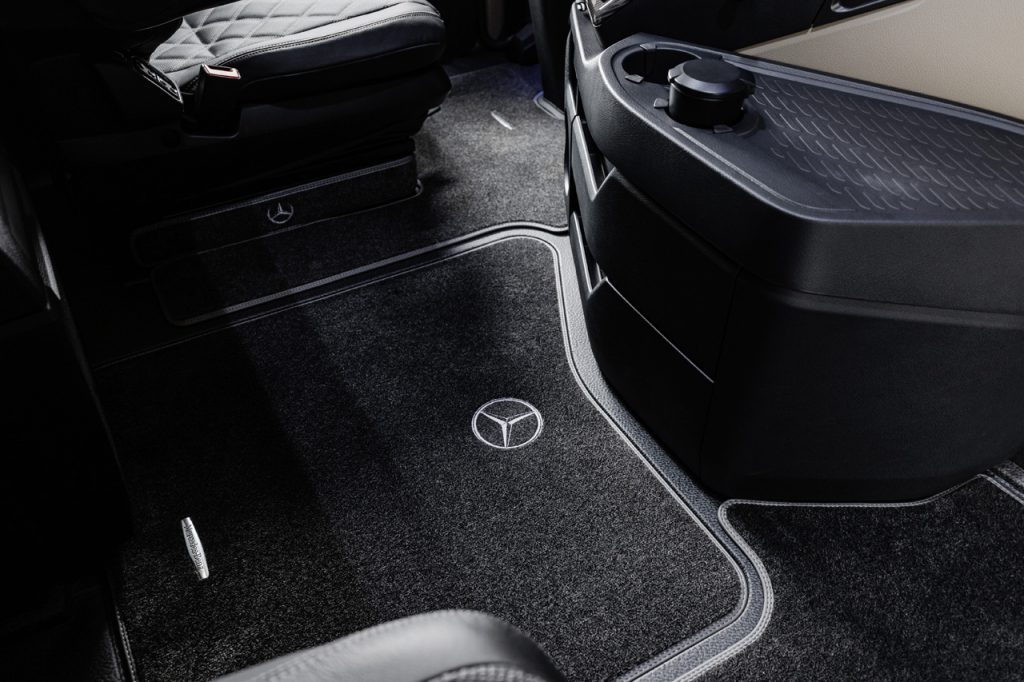 卡车中的“迈巴赫”,奔驰ACTROS Edition 2 - 第15张 - 提加商用车网 卡车中的“迈巴赫”,奔驰ACTROS Edition 2 - 第15张