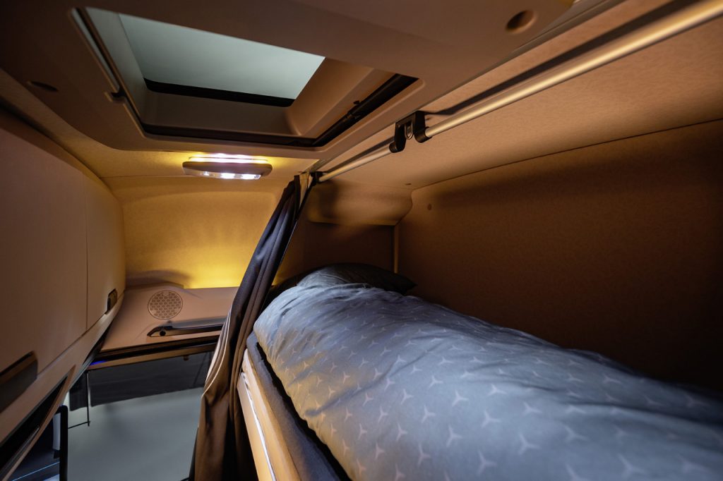 卡车中的“迈巴赫”,奔驰ACTROS Edition 2 - 第17张 - 提加商用车网 卡车中的“迈巴赫”,奔驰ACTROS Edition 2 - 第17张