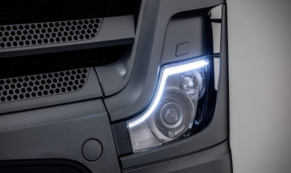 卡车中的“迈巴赫”,奔驰ACTROS Edition 2 - 第3张 - 提加商用车网 卡车中的“迈巴赫”,奔驰ACTROS Edition 2 - 第3张