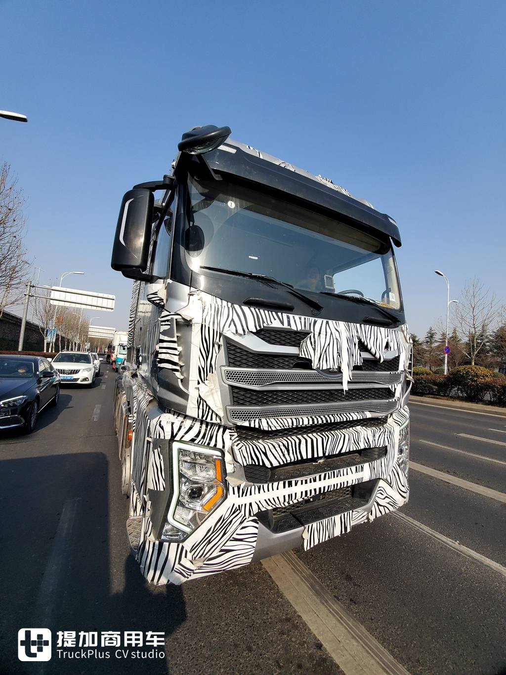 青岛解放新JH6路测谍照曝光,前脸变化挺大,更多科技配置加入 - 第3张 - 提加商用车网 青岛解放新JH6路测谍照曝光,前脸变化挺大,更多科技配置加入 - 第3张