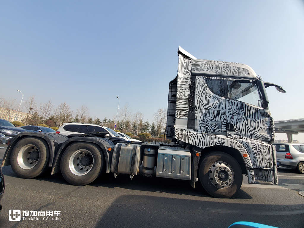 青岛解放新JH6路测谍照曝光,前脸变化挺大,更多科技配置加入 - 第6张 - 提加商用车网 青岛解放新JH6路测谍照曝光,前脸变化挺大,更多科技配置加入 - 第6张