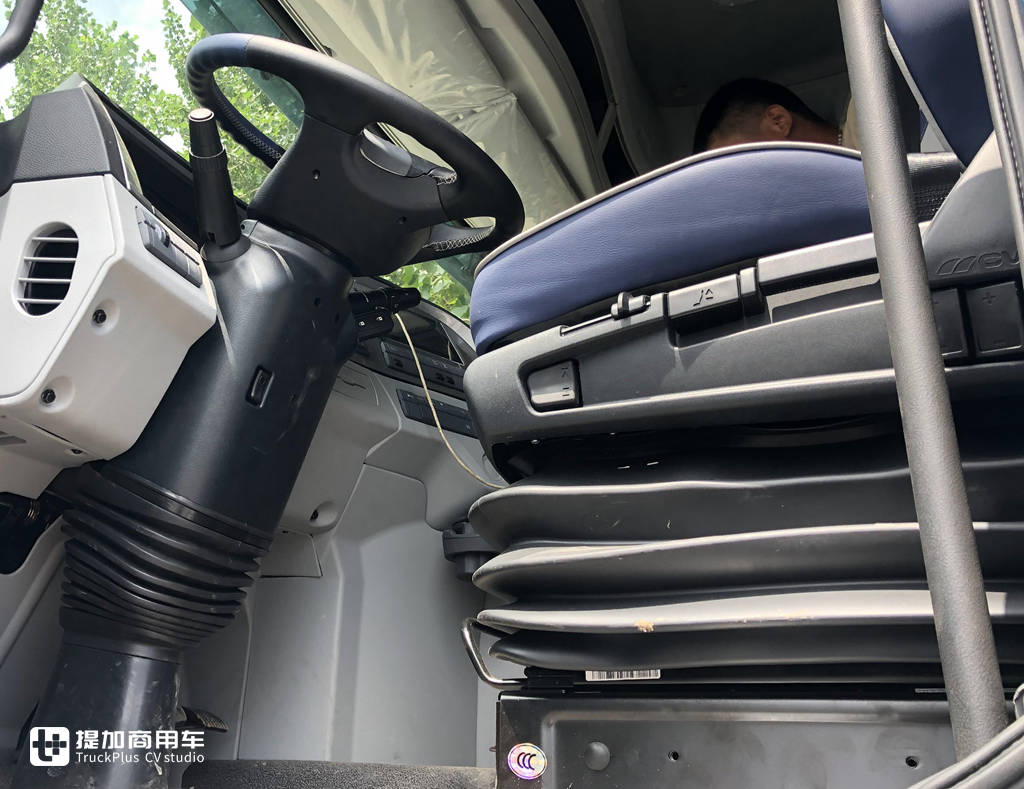 新时期的物流散户选什么车好?大马力自动挡+液缓,欧曼EST这款车型推荐给你 - 第5张 - 提加商用车网 新时期的物流散户选什么车好?大马力自动挡+液缓,欧曼EST这款车型推荐给你 - 第5张