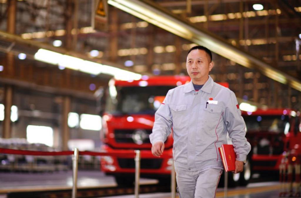 全国人大代表王建清:为一线产业工人发声,用可靠践行工匠精神 - 第1张 - 提加商用车网 全国人大代表王建清:为一线产业工人发声,用可靠践行工匠精神 - 第1张