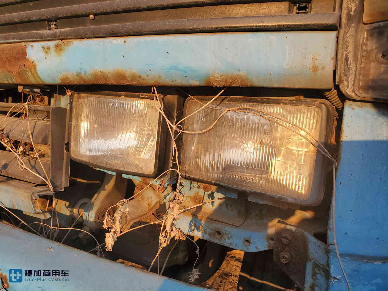 报废停车场的经典卡车,它被称为不死神车,27年车龄的五十铃840载货车实拍 - 第8张 - 提加商用车网 报废停车场的经典卡车,它被称为不死神车,27年车龄的五十铃840载货车实拍 - 第8张