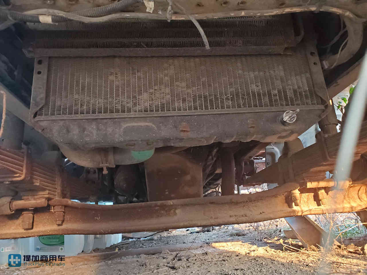 报废停车场的经典卡车,它被称为不死神车,27年车龄的五十铃840载货车实拍 - 第14张 - 提加商用车网 报废停车场的经典卡车,它被称为不死神车,27年车龄的五十铃840载货车实拍 - 第14张