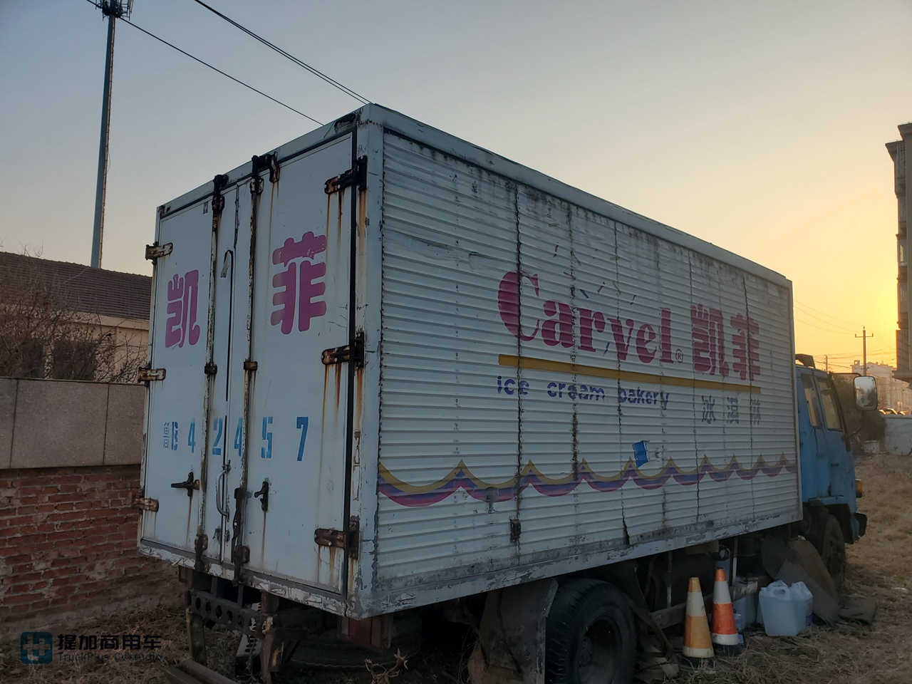 报废停车场的经典卡车,它被称为不死神车,27年车龄的五十铃840载货车实拍 - 第18张 - 提加商用车网 报废停车场的经典卡车,它被称为不死神车,27年车龄的五十铃840载货车实拍 - 第18张