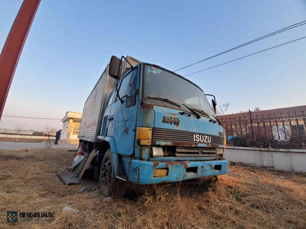 报废停车场的经典卡车,它被称为不死神车,27年车龄的五十铃840载货车实拍 - 第22张 - 提加商用车网 报废停车场的经典卡车,它被称为不死神车,27年车龄的五十铃840载货车实拍 - 第22张