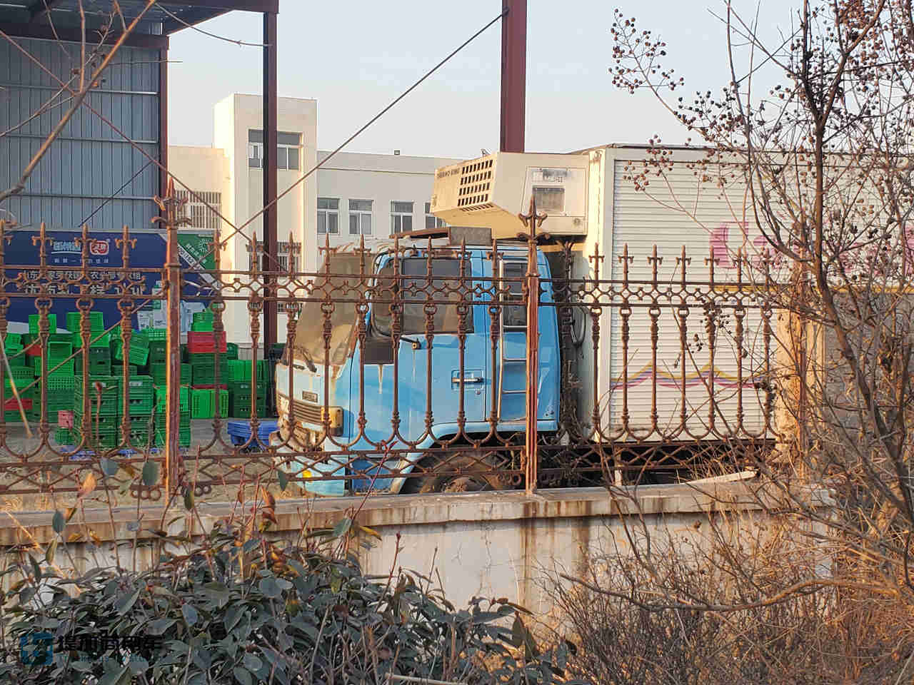 报废停车场的经典卡车,它被称为不死神车,27年车龄的五十铃840载货车实拍 - 第23张 - 提加商用车网 报废停车场的经典卡车,它被称为不死神车,27年车龄的五十铃840载货车实拍 - 第23张